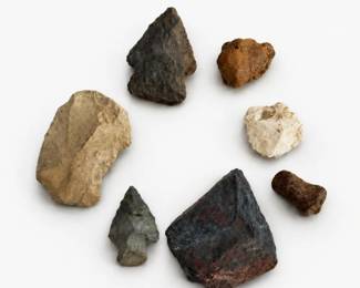 48 CollectionofNativeAmericanStyleArrowheadsStoneArtifacts