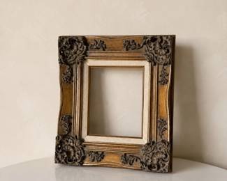 38 AntiqueOrnateGoldGiltWoodPictureFrameVictorian