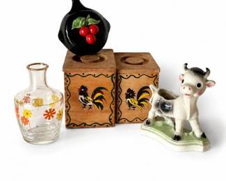 55 VintageFarmhouseKitchenDecorLotCowRoosterCarafe