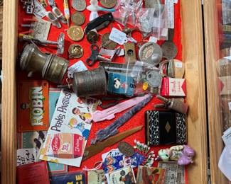 Vintage smalls, Occupied Japan Sultan figure etc 