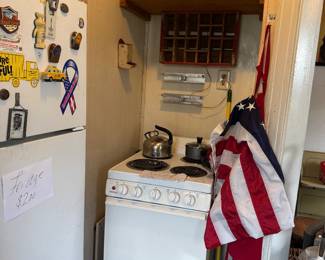 Mini Electric Stove, great second fridge for garage