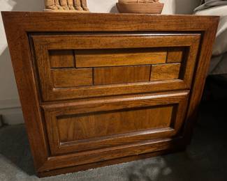 matching nightstands.....