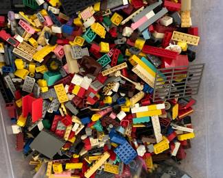 Lots o' Legos!!