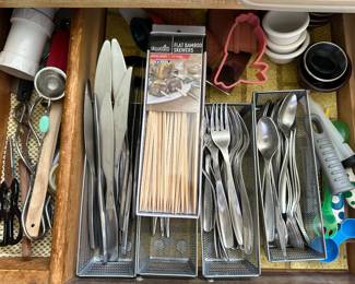 Flatware set