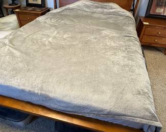 Queen wood platform bed frame