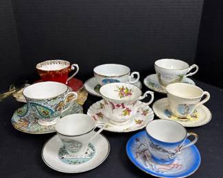 125 8vintagebonechinaandsouvenirteacup