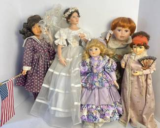 098 fiveporcelaindollsbrinnsduckhouse