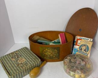068 vintagewoodenfloralovalsewingboxwi
