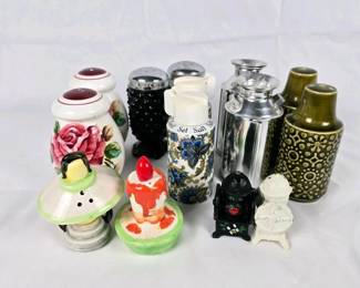 183 vintagesaltandpeppershakerlot