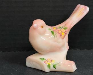 139 pinkfentonhandpaintedglassbirdfigu