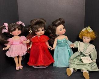 207 foursmallmarieheritageporcelaindoll