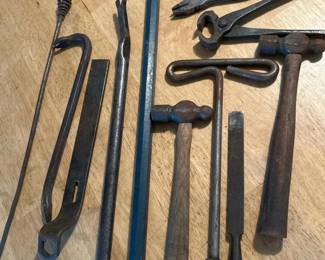 038 vintagemixedhandtoolslothammerscro