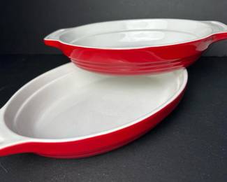 049 wellequippedkitchenpairofredandwh