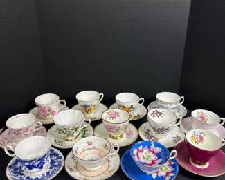 152 lotof13englishbonechinateacupsau
