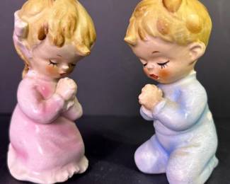 221 vintageceramicprayingboyandgirlfig
