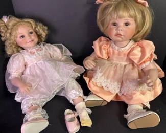 231 pairofvintageblondeporcelaindollsi