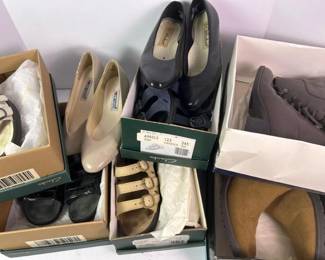 155 womansshoelotmostsize6w