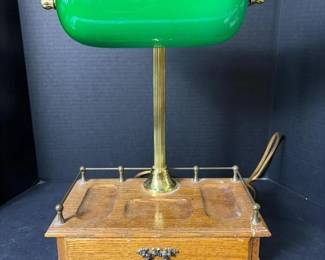 189 bankerslampwithwoodendeskorganizer