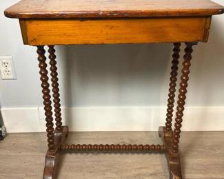 060 victorianstylebobbinlegwoodensidet