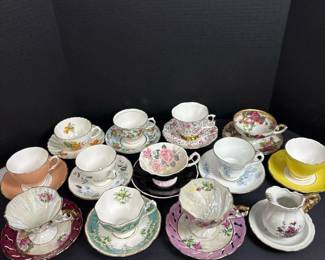 124 12vintagebonechinateacupsaucerset
