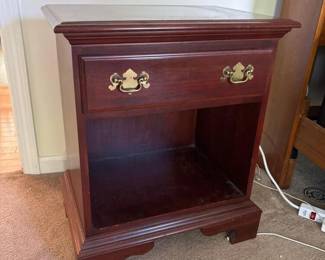 218 traditionalwoodennightstand