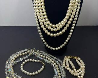 364 vintagemultistrandfauxpearlandcrys