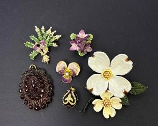 010 vintagefloralenamelbroochesfabergst