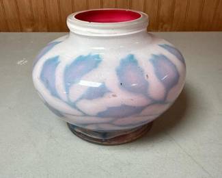 286 pinkandbluemarbledglassvase