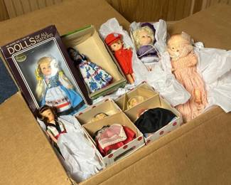 122 assortedvintagedollslotdollsofall