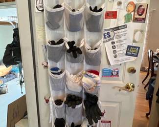 153 mixedwintergloveswithoverthedooro