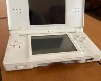 033 nintendodslitewhitehandheldconsole