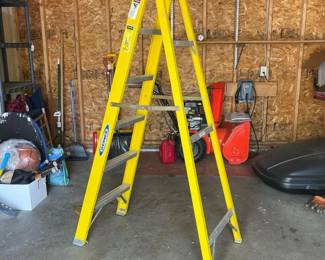 148 wernerfiberglassstepladderwithslipr