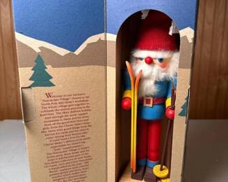 311 nutcrackervillageskiersantaclausfig