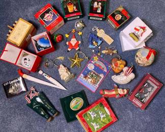137 keepsakenoveltychristmasornamentlot