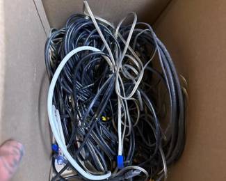 384 mixedlotofaudiovideopowercables