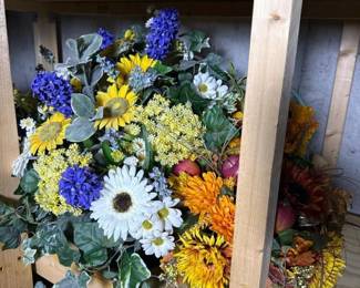 381 lotoffauxfloralsandeasterbaskets