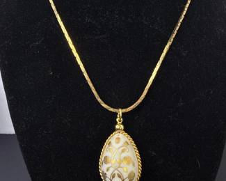 360 vintageeggshapedpendantnecklace