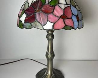 156 tiffanystylestainedacrylictablelamp