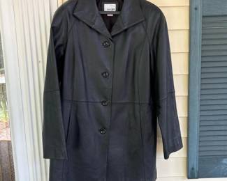 076 east5thgenuineleatherblackbuttonfr