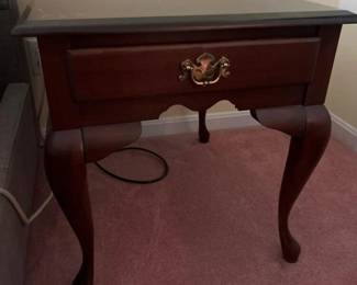 352 queenannestylesolidwoodendtable