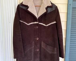 074 vintage1970smensbrownsuedeshearlin