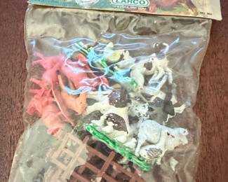Larco My Farm 25 Piece Plastic Figure Set