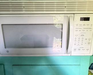 GE Spacemaker XL1400 Microwave