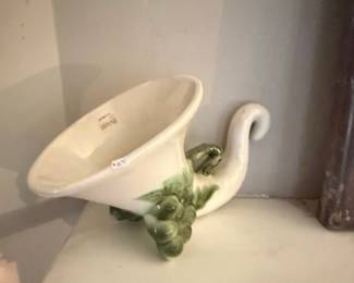 Hull Pottery Tokay Tuscany Cornucopia Vase