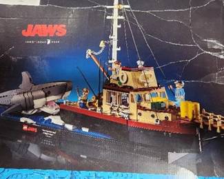 LEGO Ideas Jaws - Diorama Kit and Shark Toy