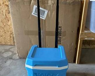 Sun Squad 24 Cans/16qt Rolling Cooler