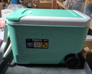 Igloo Wheelie Cool 38qt Rolling Cooler