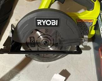 ONE+ 18V Cordless 5 1/2 in. Circular Saw