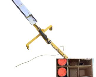 Clay Pigeon Thrower Launcher w/ White Flyer BIO