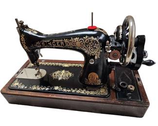 Antique B lack Singer Sewing Machine Ornate Design Case-Key